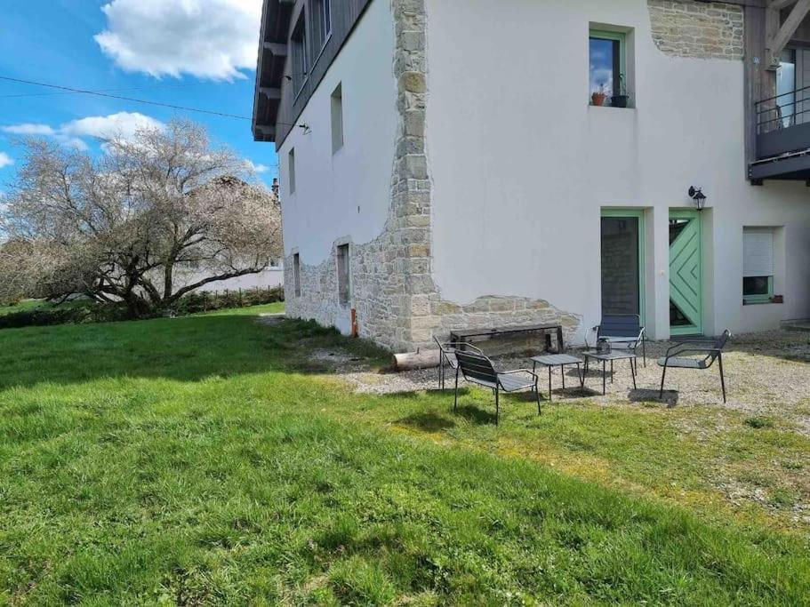 Logement Dans Maison + Exterieur Orchamps-Vennes Dış mekan fotoğraf