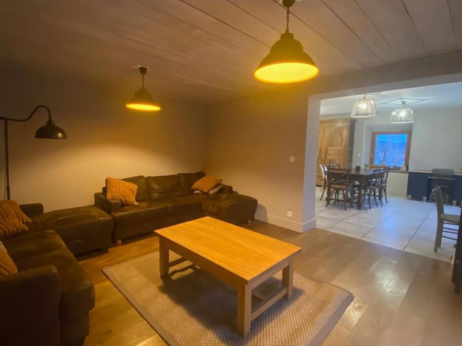 Logement Dans Maison + Exterieur Orchamps-Vennes Dış mekan fotoğraf
