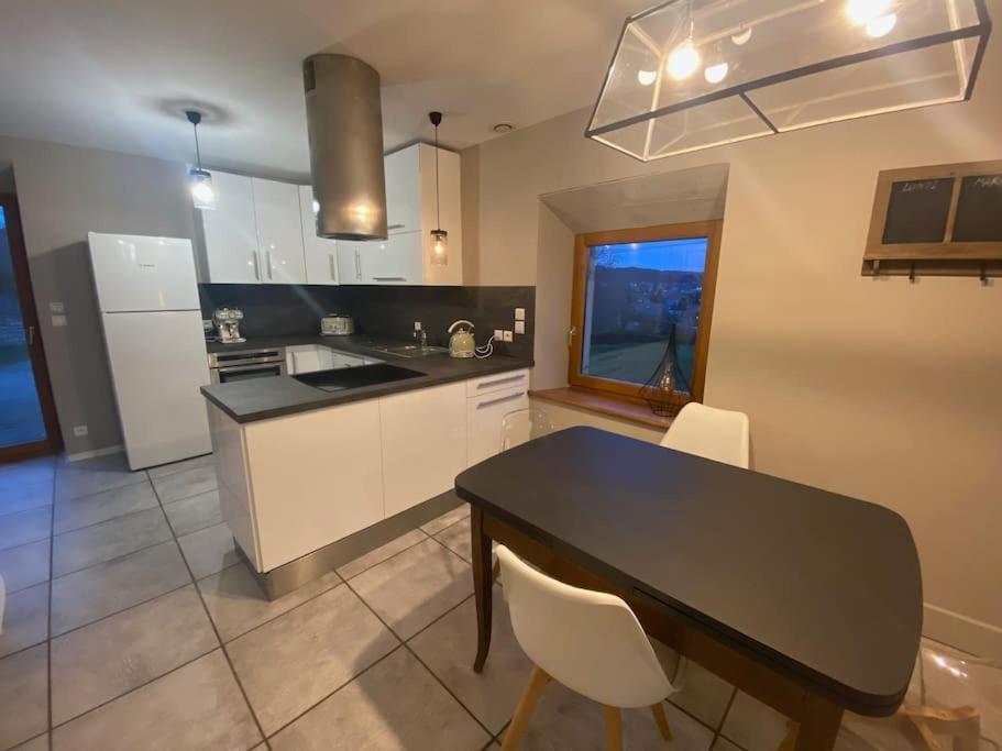 Logement Dans Maison + Exterieur Orchamps-Vennes Dış mekan fotoğraf